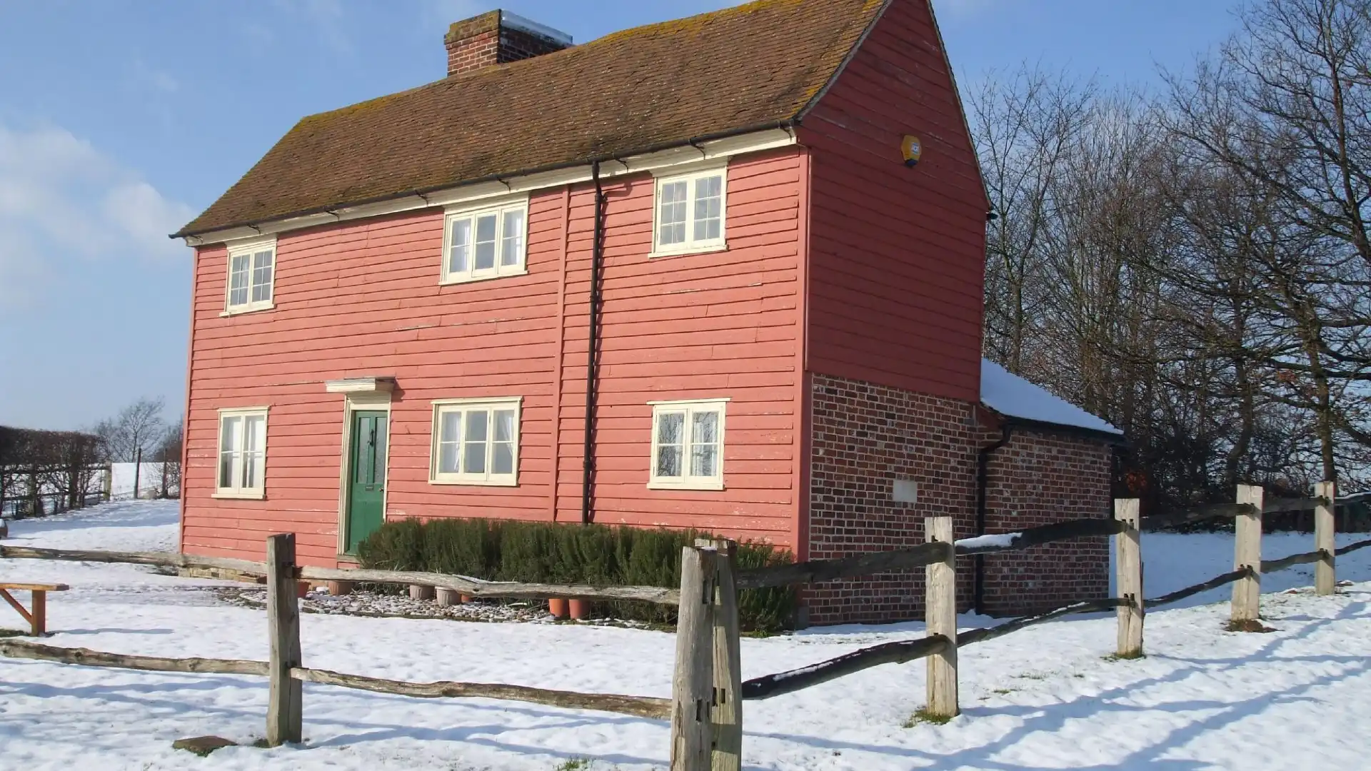 Hotels near Kent Life