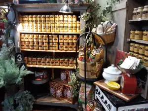 Amana General Store