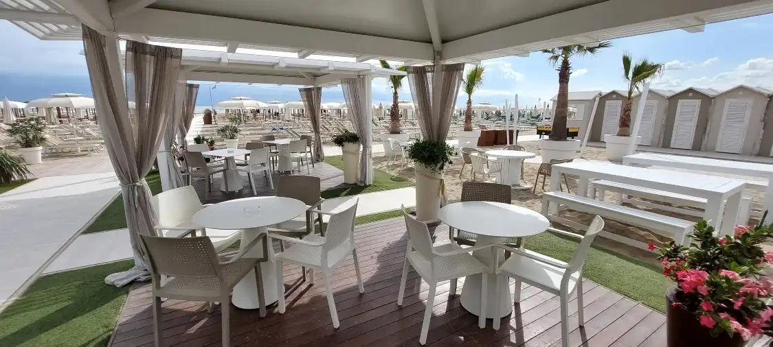 Hotels near Bagno Fabio 84