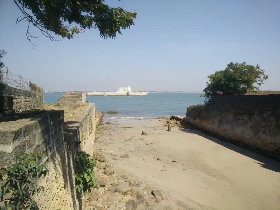 Hotels near Fortim-do-Mar