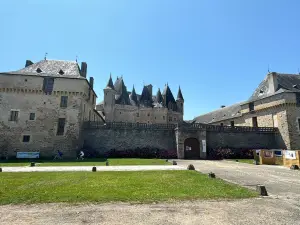 Château de Jumilhac and gardens