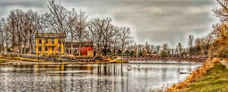 Hotels near Fifty Point Conservation Area