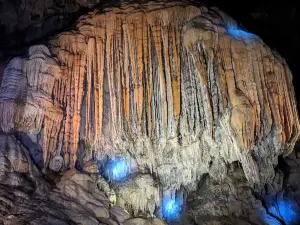 Nguom Ngao Cave