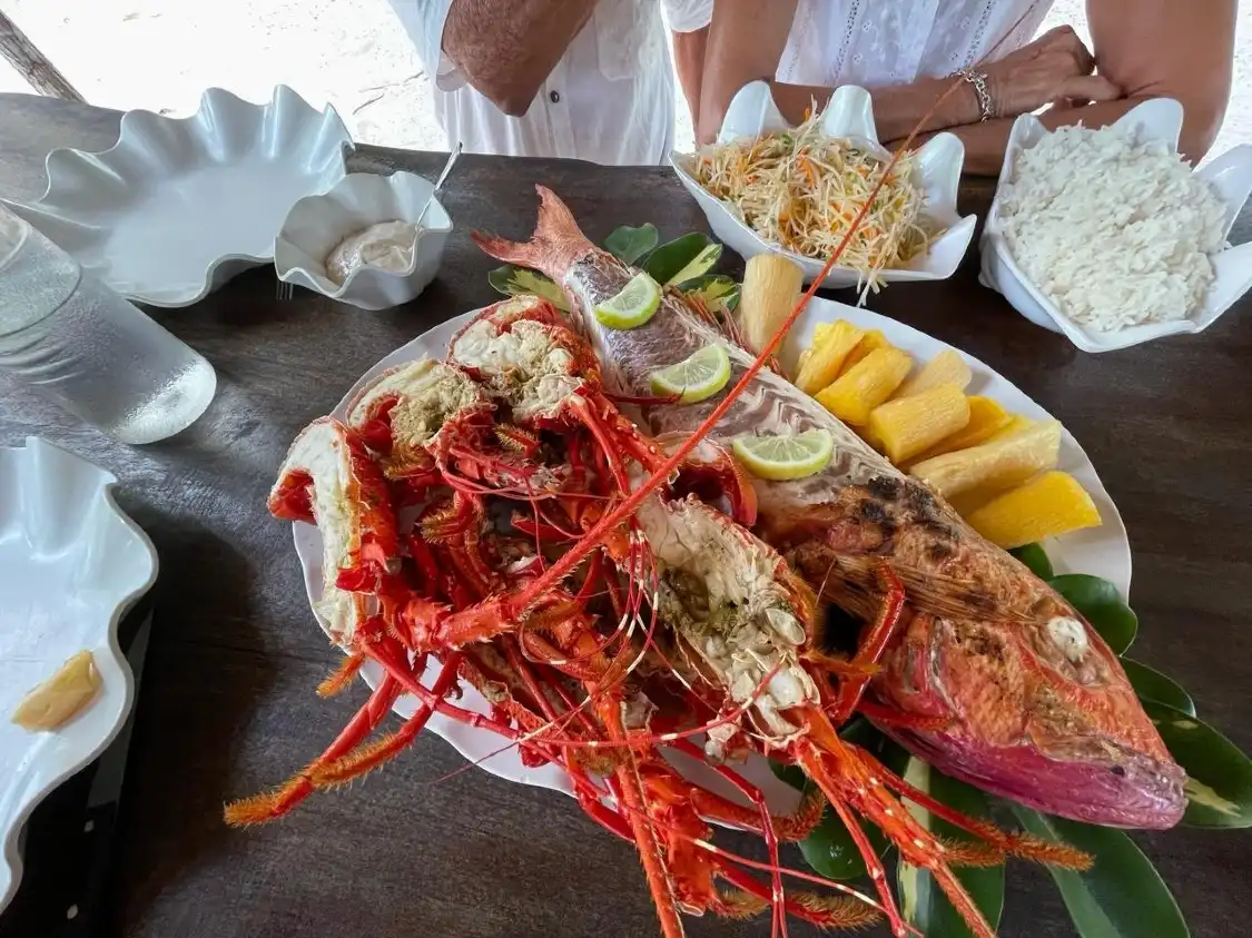 Hotels near Ile Moro