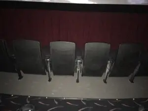 AMC CLASSIC Johnston 16
