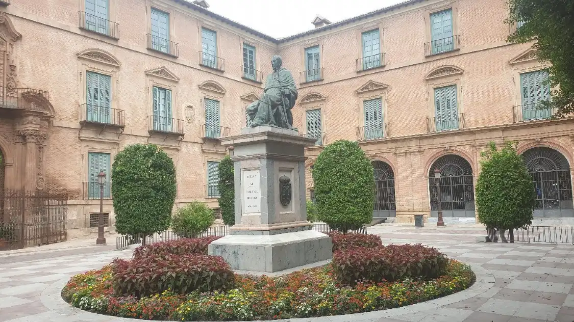 Hotels near Escultura Cardenal Belluga