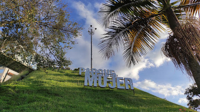 Mujer Park