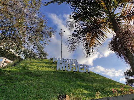 Mujer Park