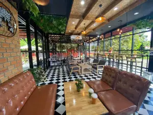 บ้านสวนวินกะวา สวนทุเรียนภูเขาไฟ&Café