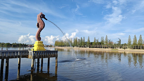 Seahorse Statue