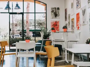 Serafin cafe gallery