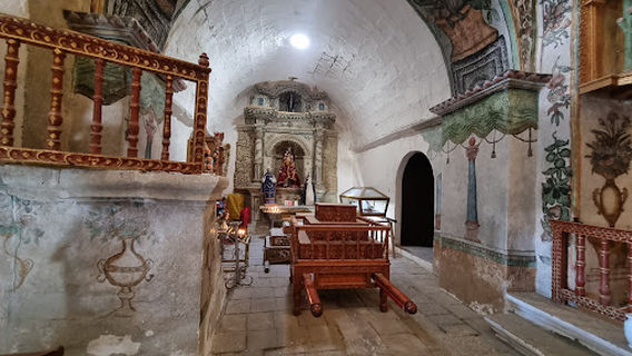 Plaza principal del pueblo de Maca