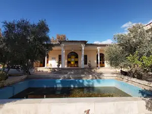 Falahahti Palace