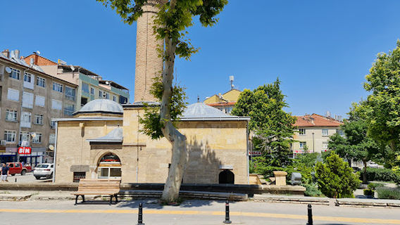 Yunus Emre Camii ve Türbesi