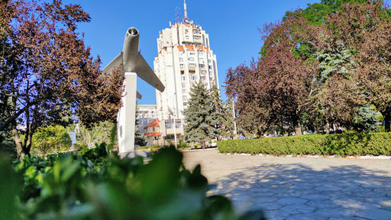 Monument to Aviators