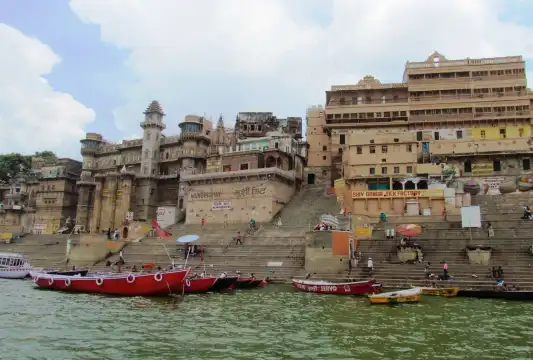 Hotels near Shri Kashi Vishwanath Temple