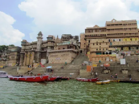 Shri Kashi Vishwanath Temple