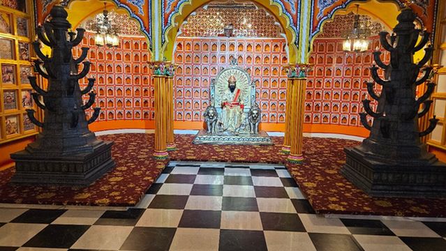 Lucky's Celebrity Wax Museum