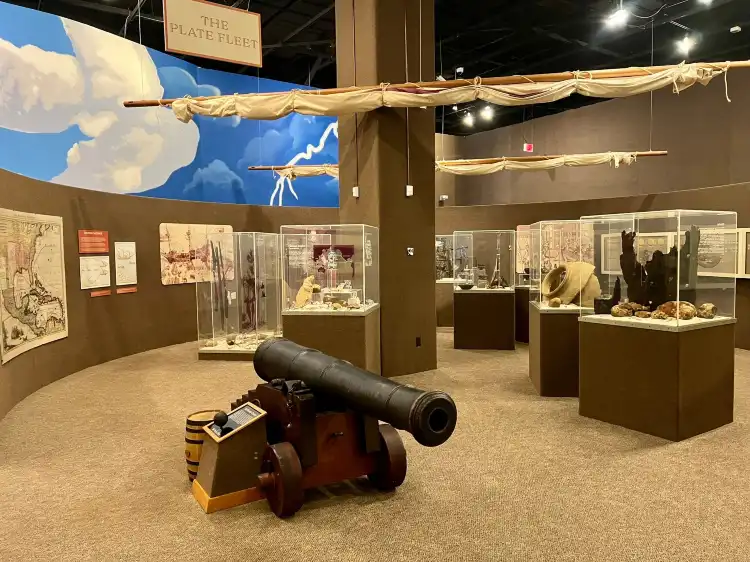 Hotels near Museum of Florida History