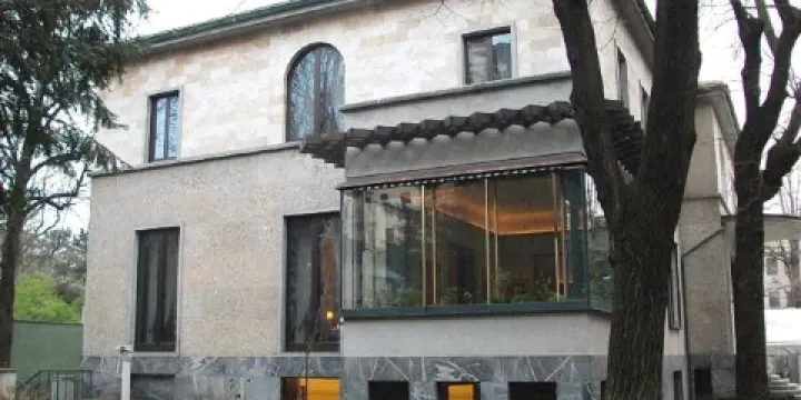 內基·坎皮里奧別墅