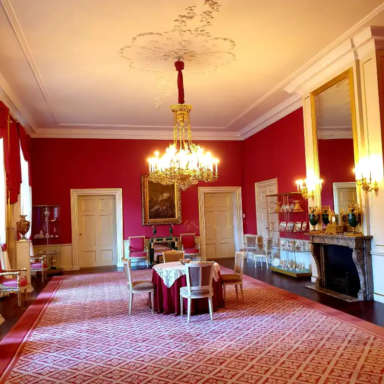 Hotels near Noordeinde Palace