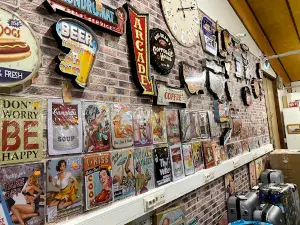 Flea market center Wanha Nestori