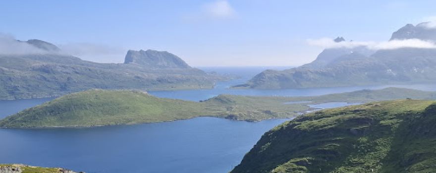 Kvalvika Beach Trail Head