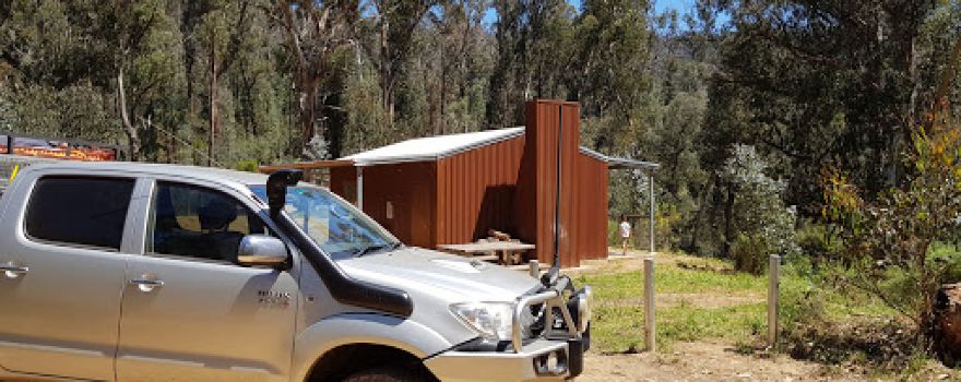 Junction Hut (Walshes hut)