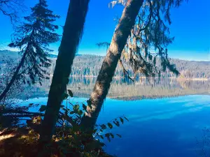 Tacheeda Lake Middle Recreation Site