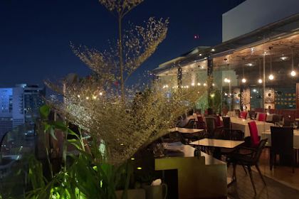 Shri Restaurant & Lounge