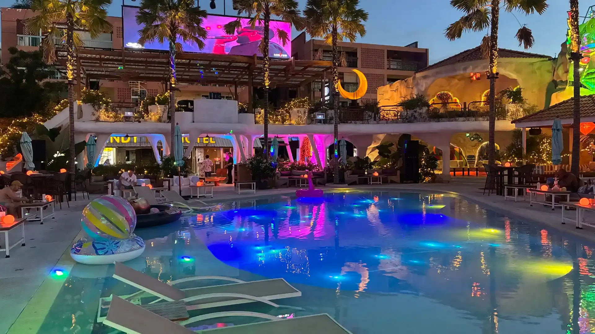 Hotels near Walking Street