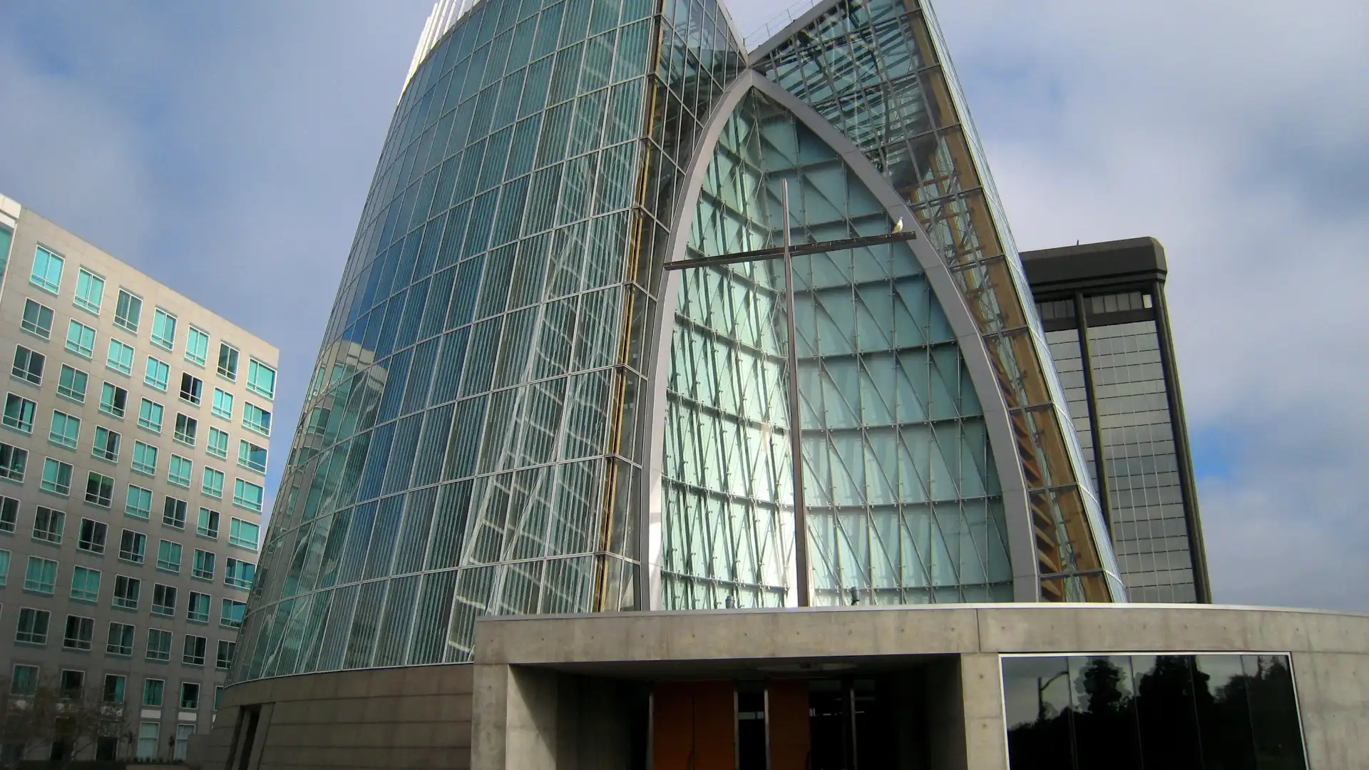 Hotels near The Cathedral of Christ the Light