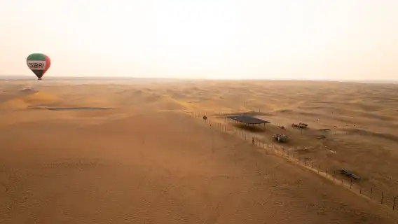杜拜沙漠冒險熱氣球體驗半日遊觀賞沙漠日出免費茶或咖啡獵鷹表演