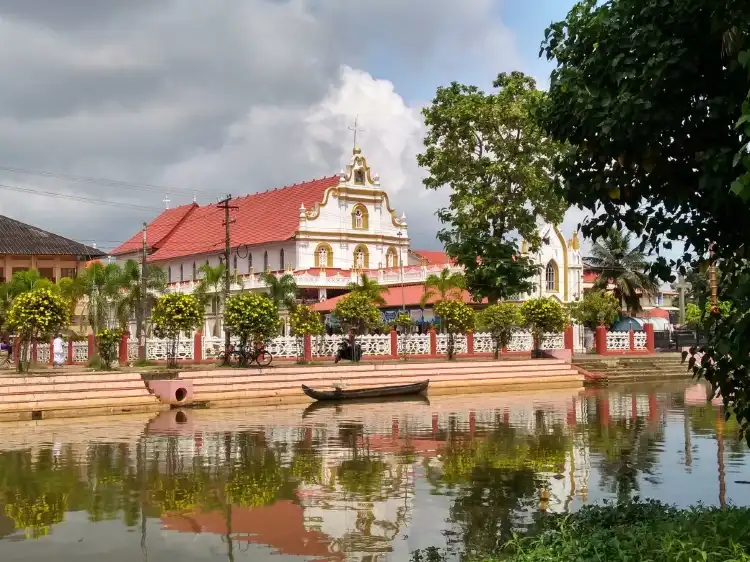 Hotel berhampiran Revi Karunakaran Memorial Museum