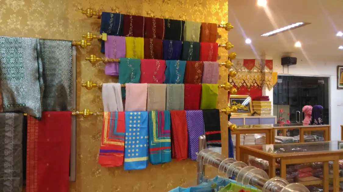 Hotels near Silungkang Art Centre