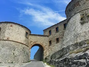 Castello Due Torri Di Scorticata