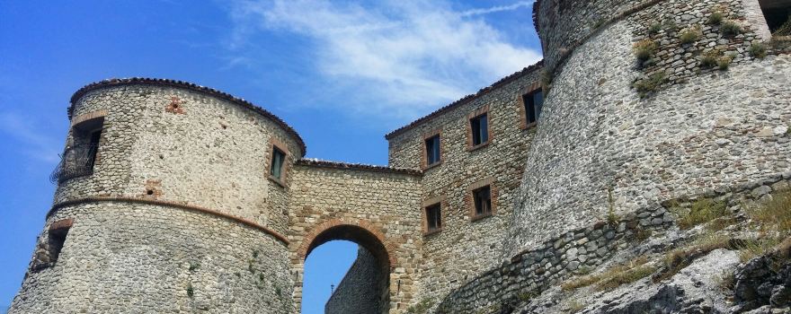Castello Due Torri Di Scorticata