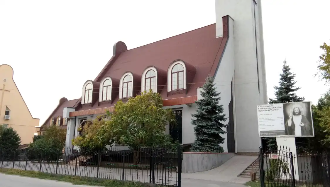 Hotels near Roman Catholic Parish of the Holy Trinity