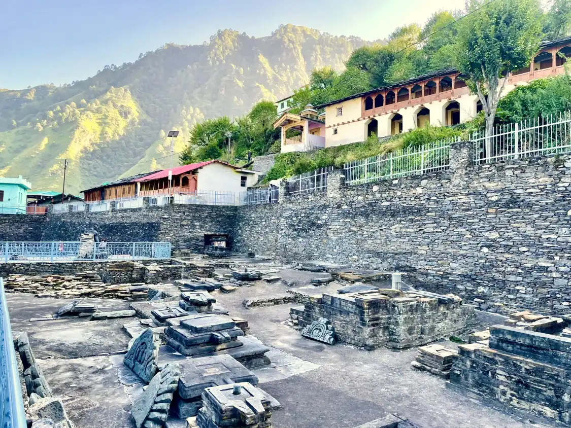 Hotels near Lakha Mandal Shiv Temple