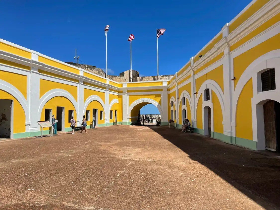 Hotels near Monumento al Cacique Mabodamaca