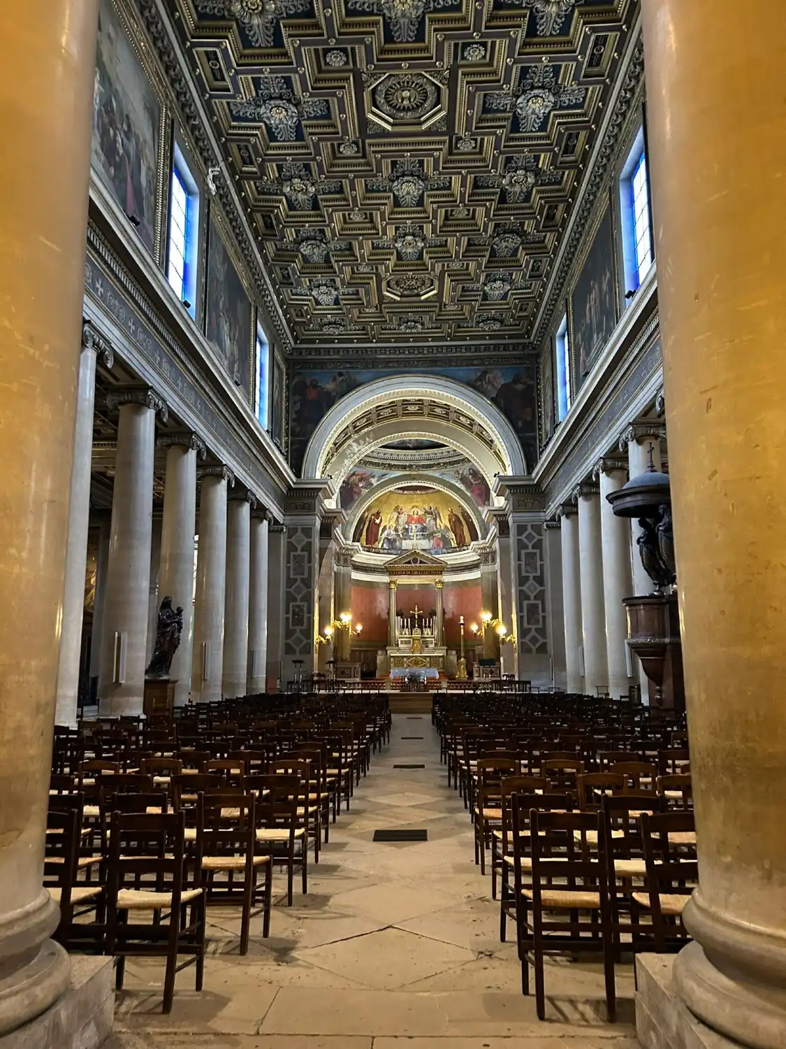 Hotel dekat Eglise Notre-Dame de Lorette