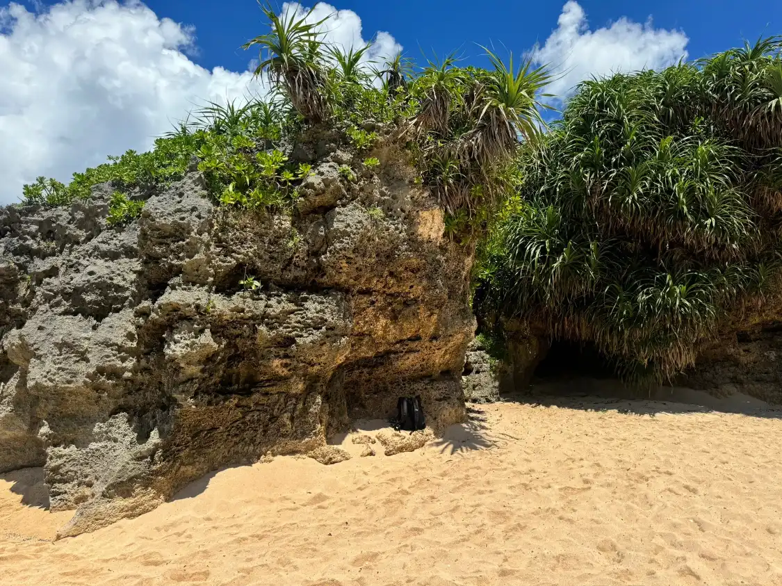 Hotels near Heart Rock