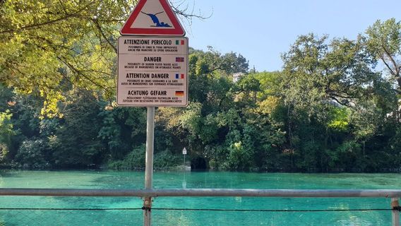 The Mole Di Narni Lake