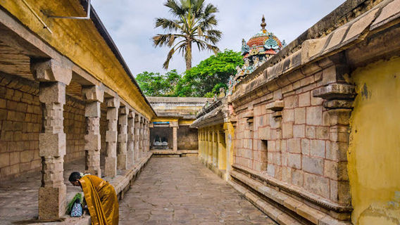 Thiruvalanchuzhi Temple