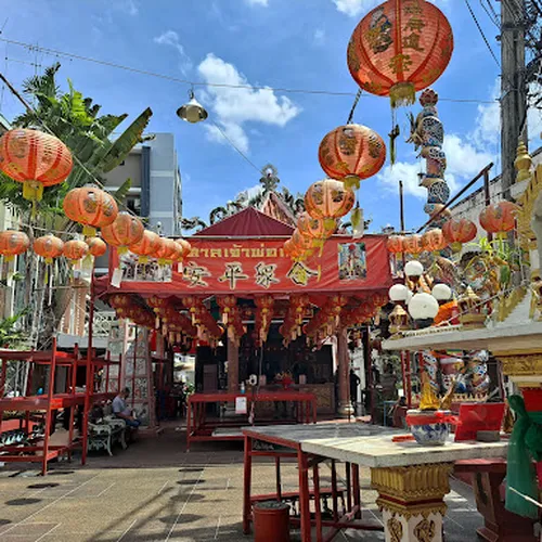 ศาลเจ้าพ่อเสือ ตลาดสมเด็จ เขตคลองสาน กทม.