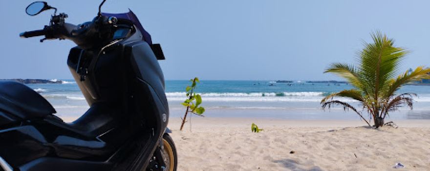 Pantai Legon Pari