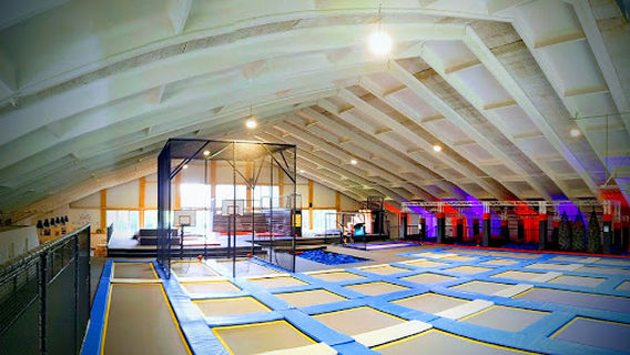 AirStyle Trampolin-und-NinjaWarrior Park