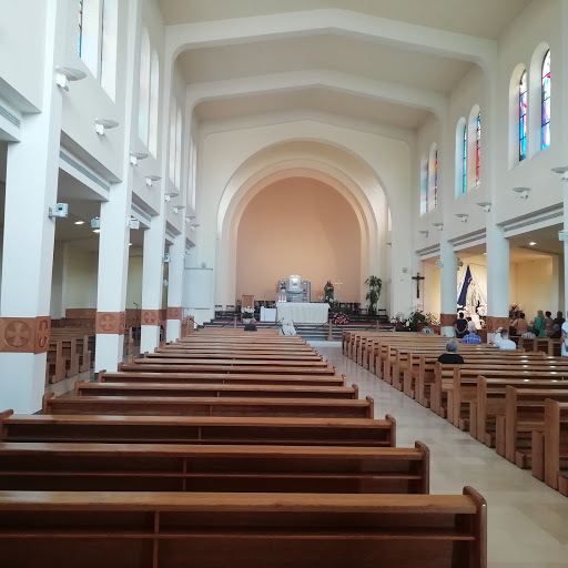 Statue of the Risen Christ