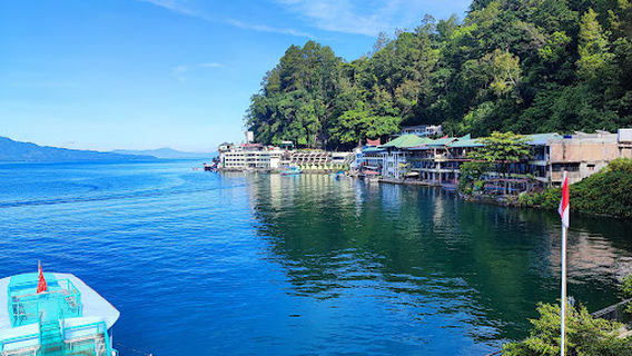 Pantai Bebas Parapat Danau Toba