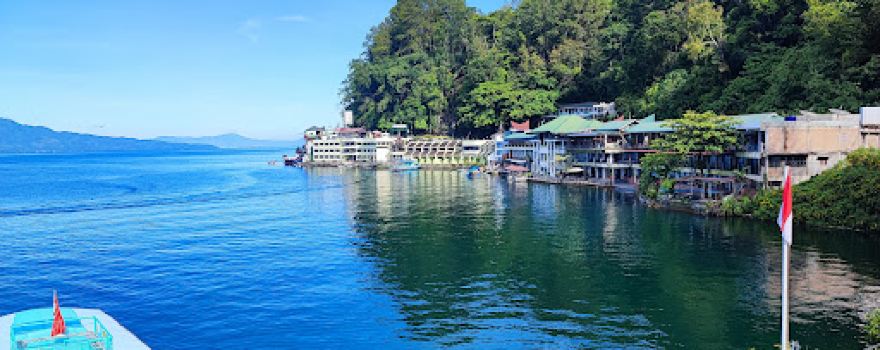 Pantai Bebas Parapat Danau Toba